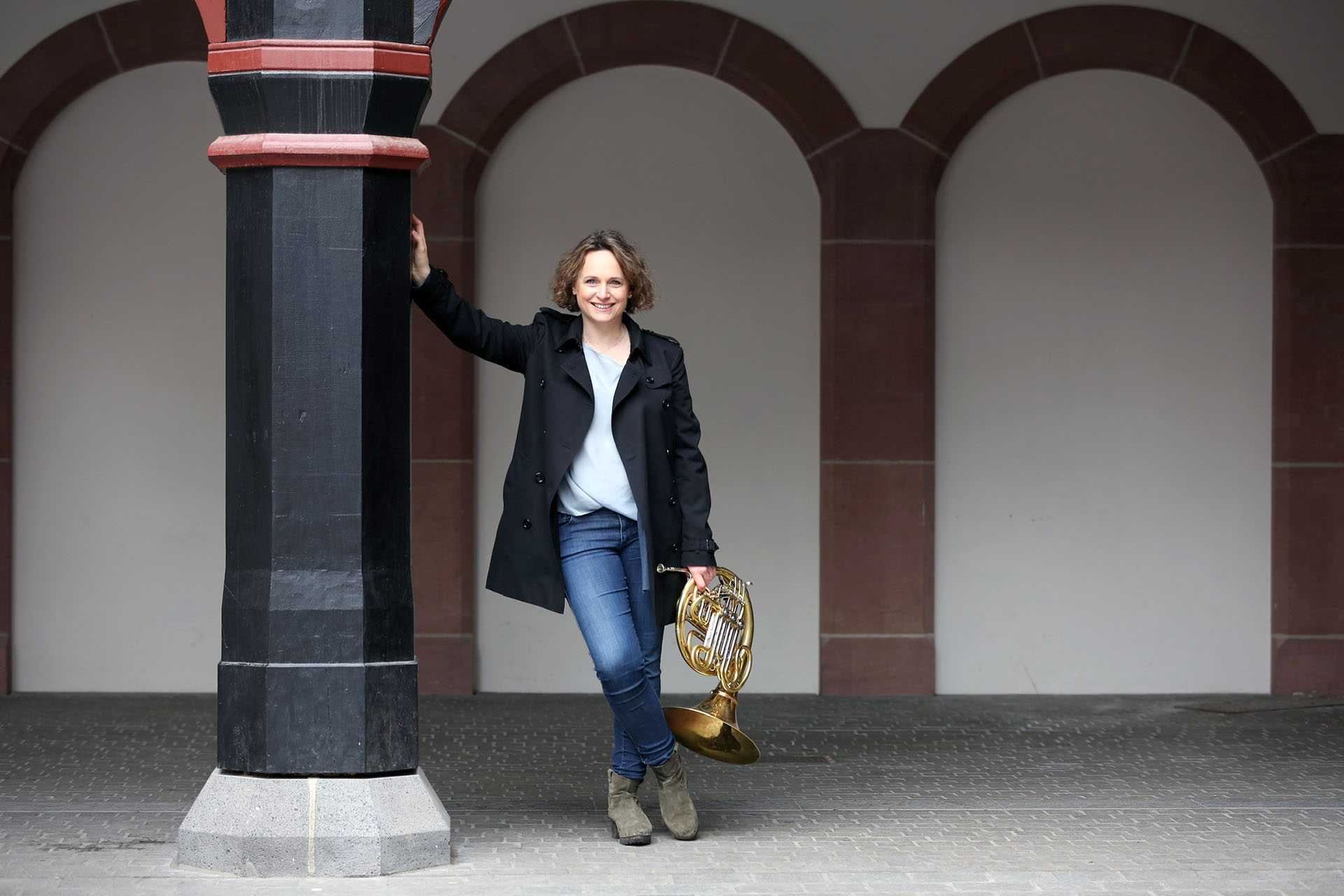 Hornistin_Sibylle_Mahni_1_(c)_Anna Meurer Hornistin_Sibylle_Mahni_1_(c)_Anna Meurer