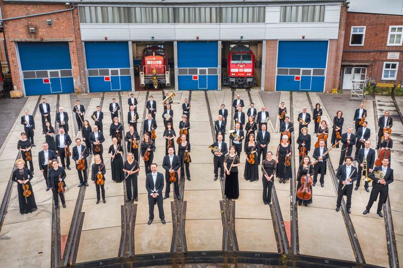 philharmonisches-orchester-_-gmd-alexander-merzyn-q