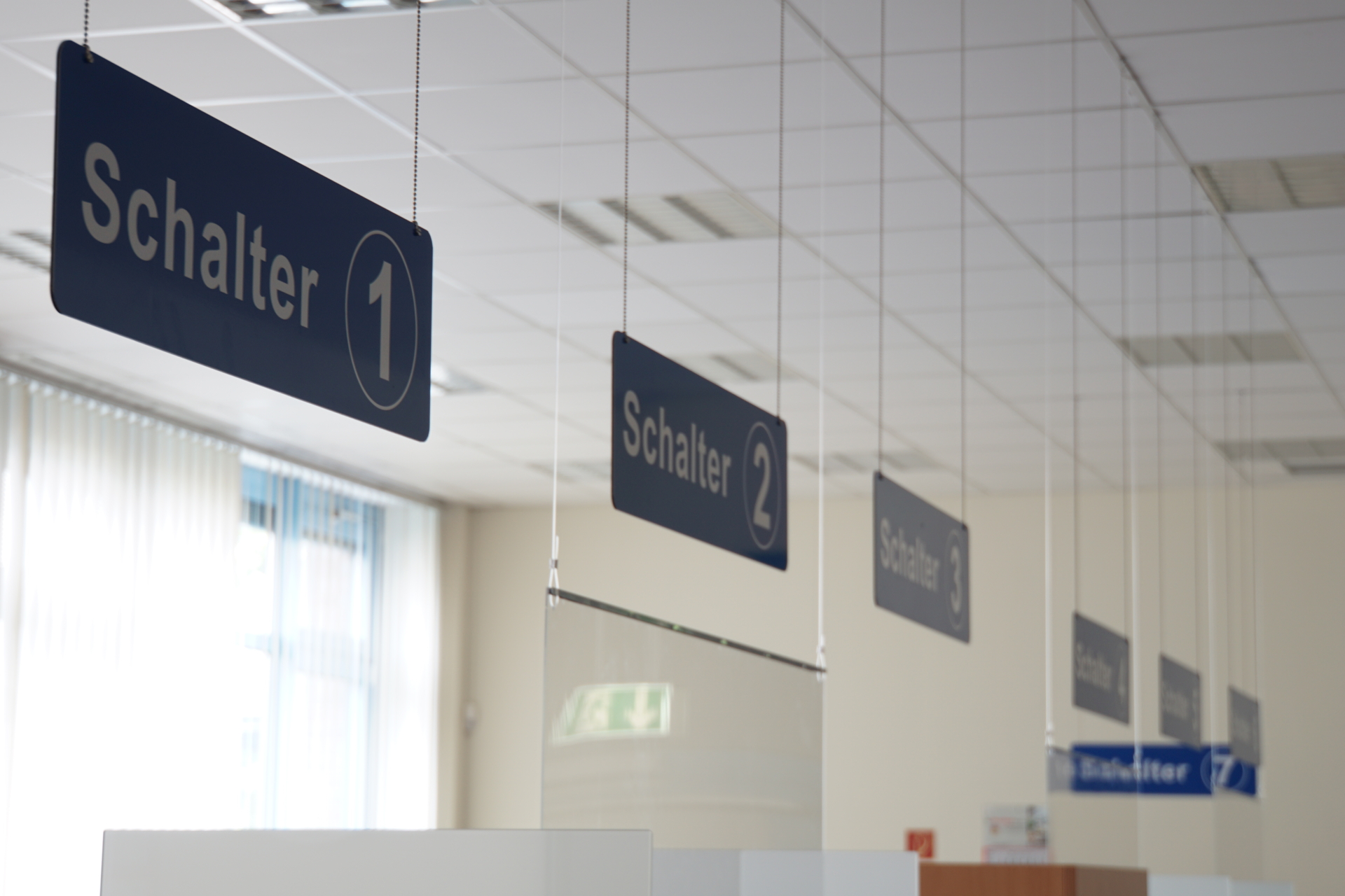 TGZ_Zulassungsstelle_Zulassungsbehörde_Schalter_Büro_Theke__C_SW
