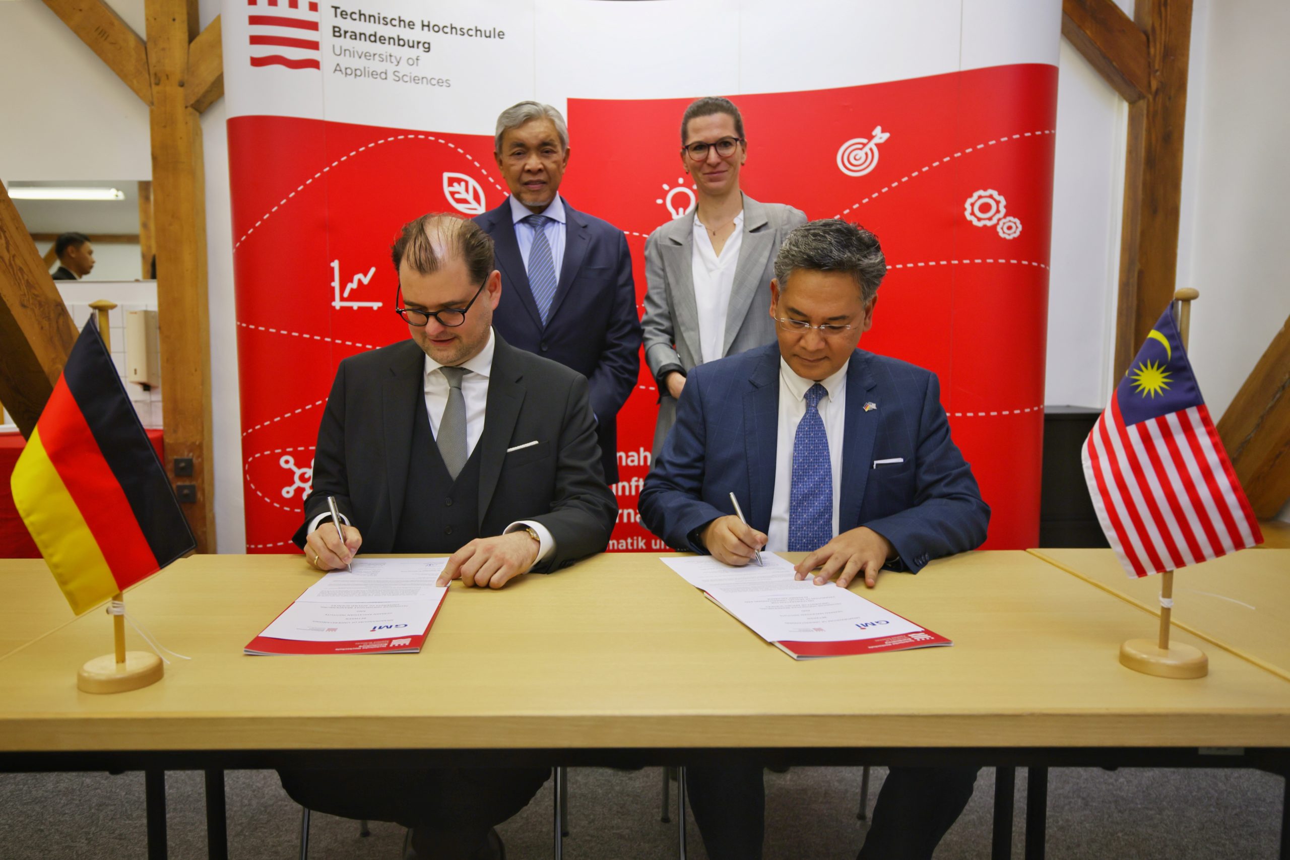 THB Besiegelt Kooperation Mit Institut Aus Malaysia Brandenburg Live thb-besiegelt-kooperation-mit-institut-aus-malaysia-brandenburg-live