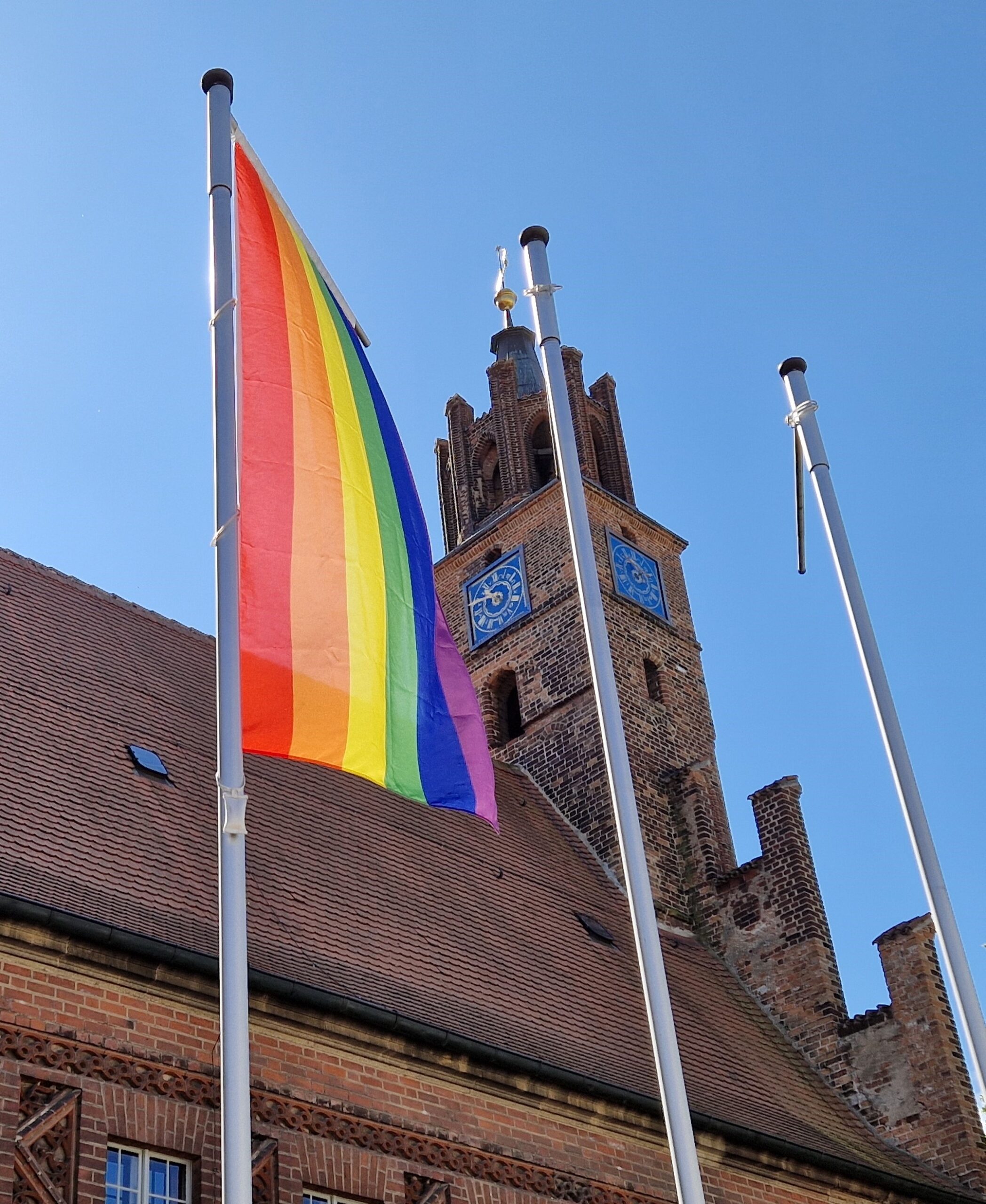 Regenbogenflagge_Rathaus2