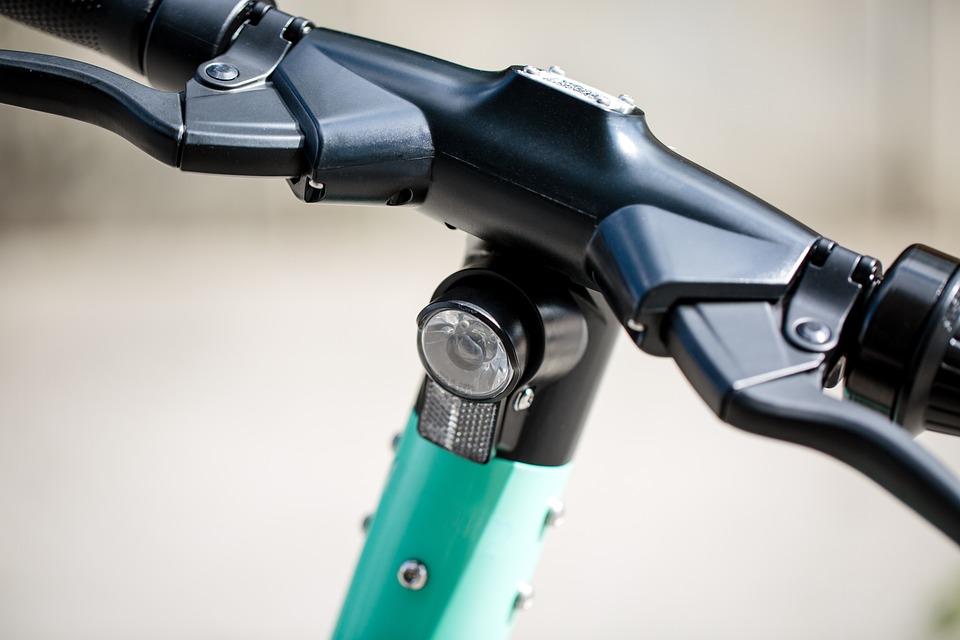 e-scooter-4416342_960_720