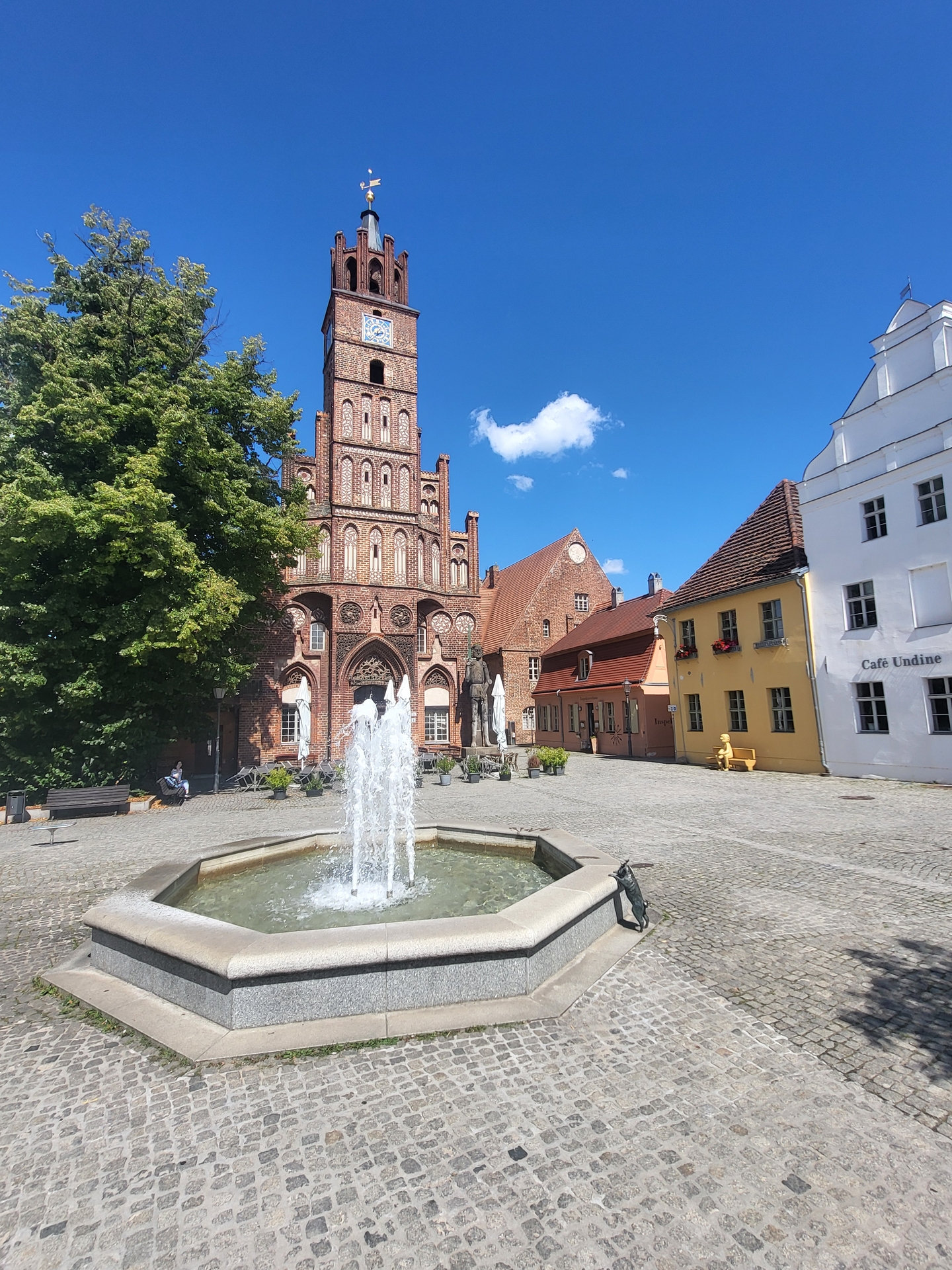 Brunnen_Altstadt_Markt