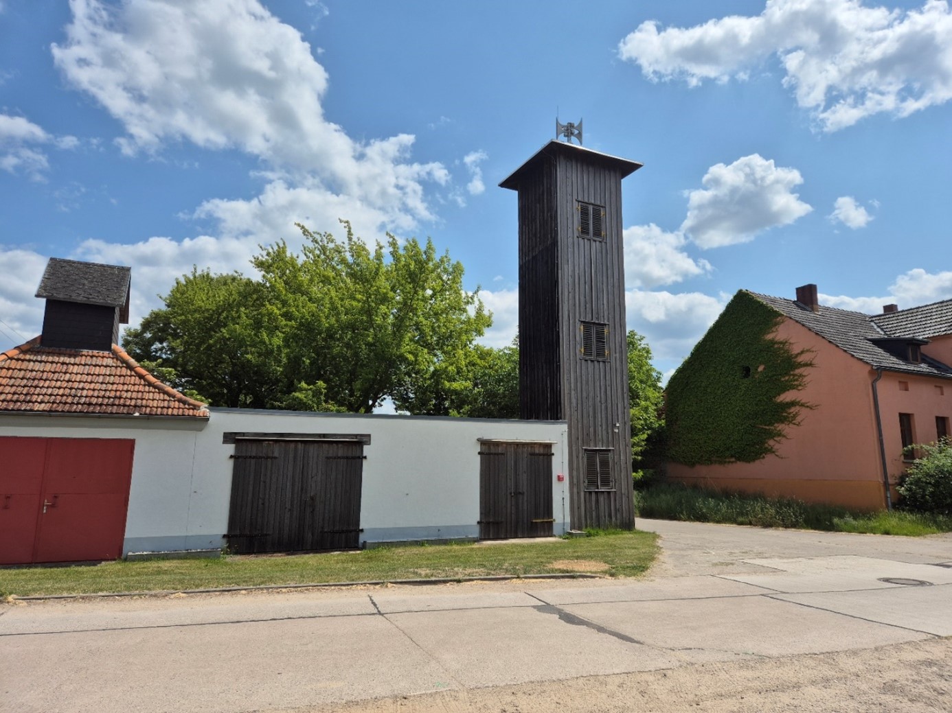 Sirene_Schlauchturm_ehemalige_FF_klein_Kreutz