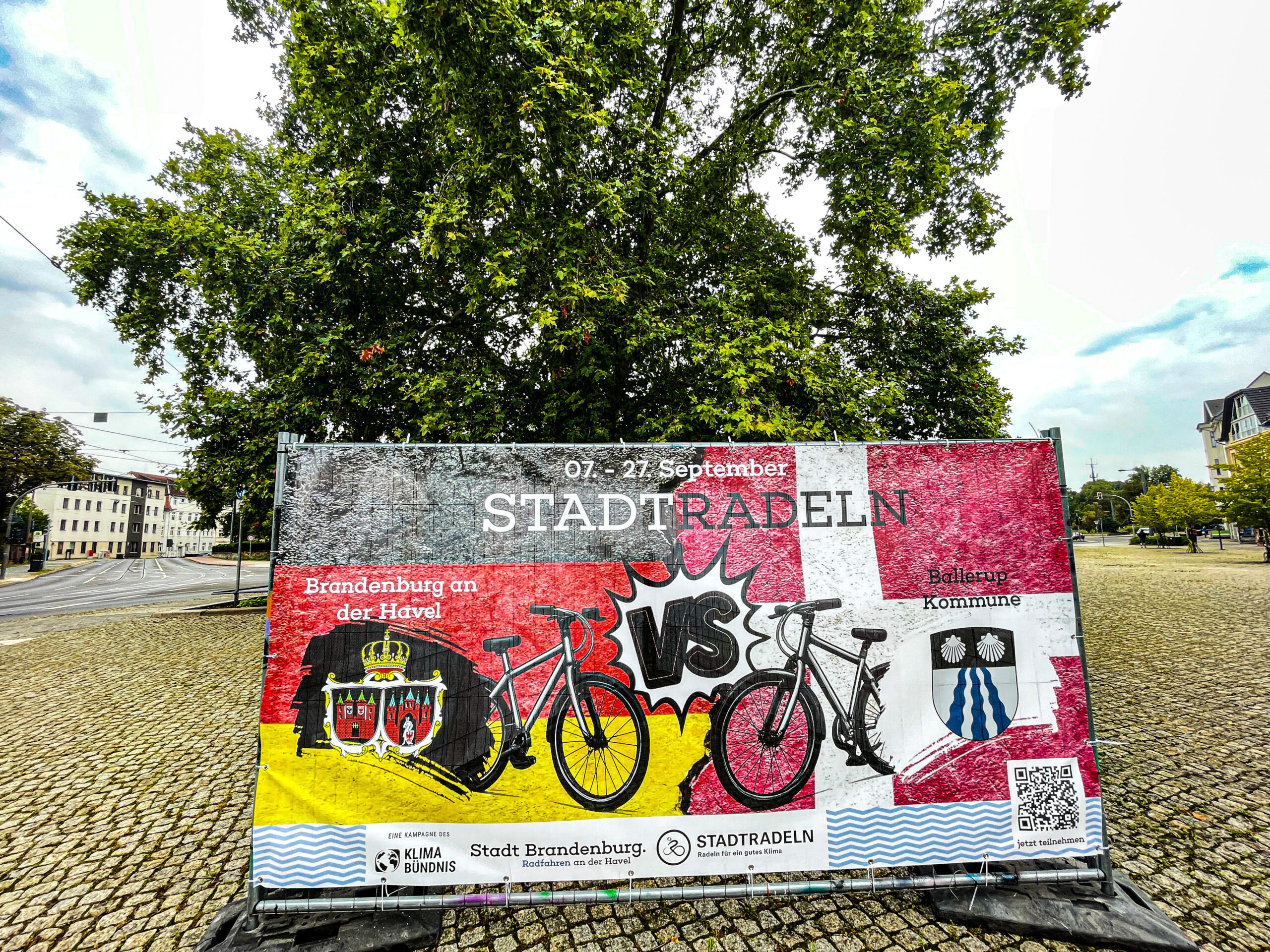 Werbebanner_fürs_Stadtradeln_auf_dem_Nikolaiplatz
