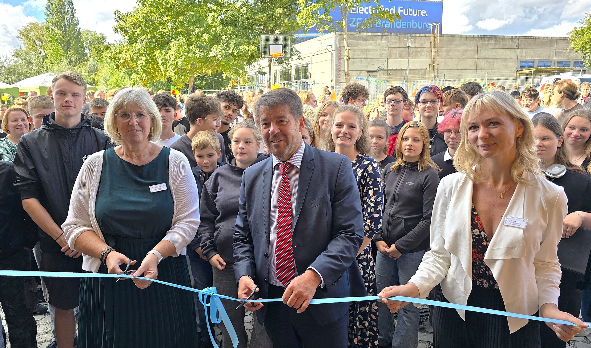 Eröffnung_Hildegard-von-Bingen-Oberschule_120925-1