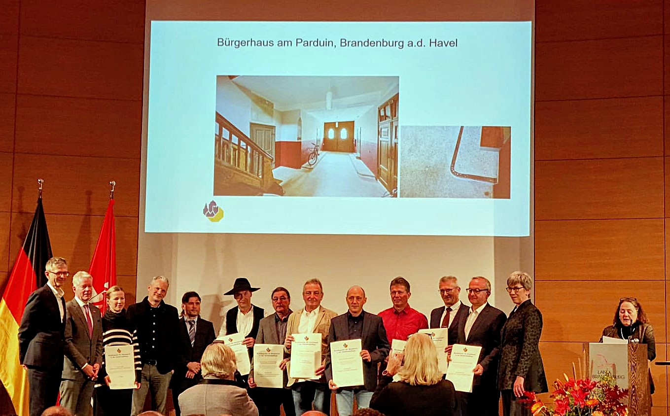 ae79b4b1-4864-4c88-a6f1-1ac7e02efb18_1 ae79b4b1-4864-4c88-a6f1-1ac7e02efb18_1