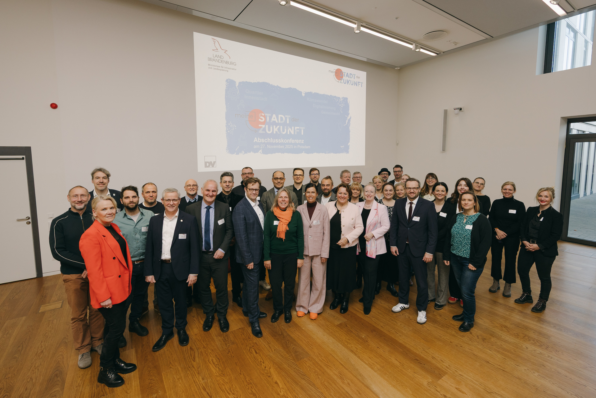 20251127_MEINE-STADT-DER-ZUKUNFT_ABSCHLUSSKONERENZ_VORAUSWAHL-01_by_Offenblende_Markus_Braumann__2_