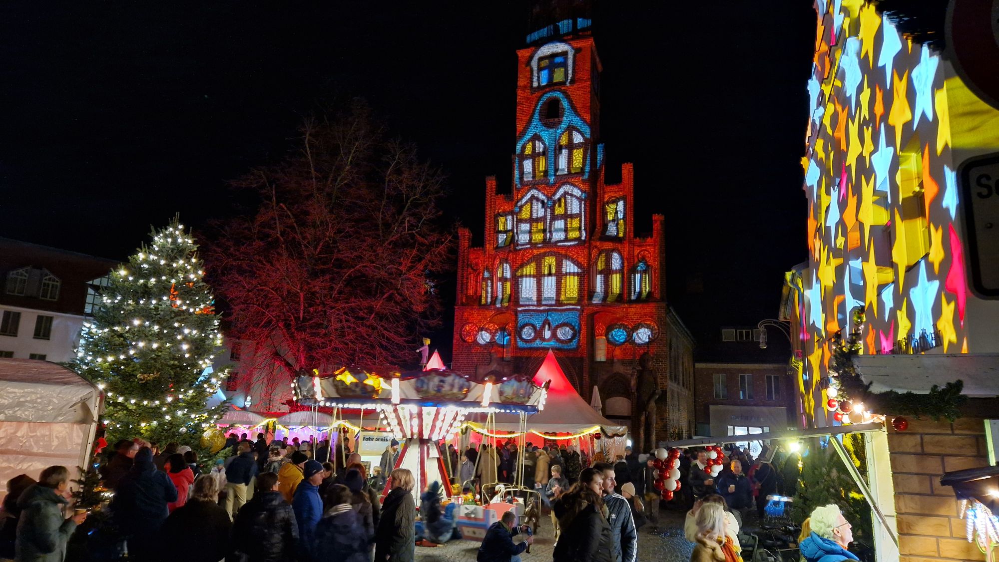 Weihnachtszauber am Altstädtischen Rathaus.