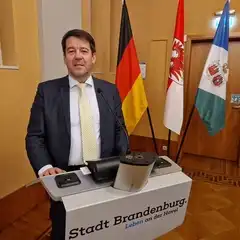 csm_Steffen_Scheller_SVV_Rednerpult2_af9c813c7c csm_Steffen_Scheller_SVV_Rednerpult2_af9c813c7c