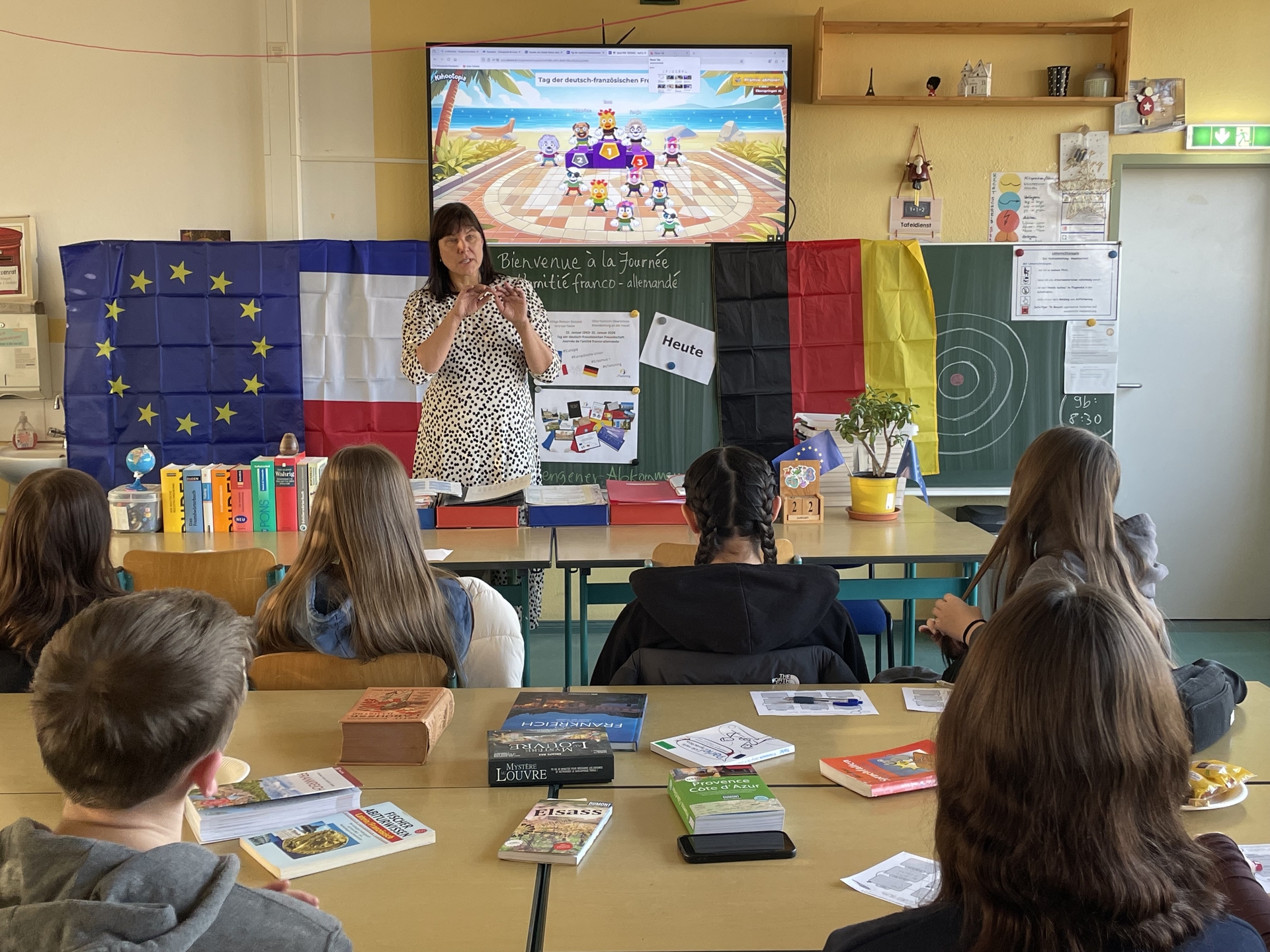 26_01_22_Frau_Hennig_beantwortet_Fragen 26_01_22_Frau_Hennig_beantwortet_Fragen