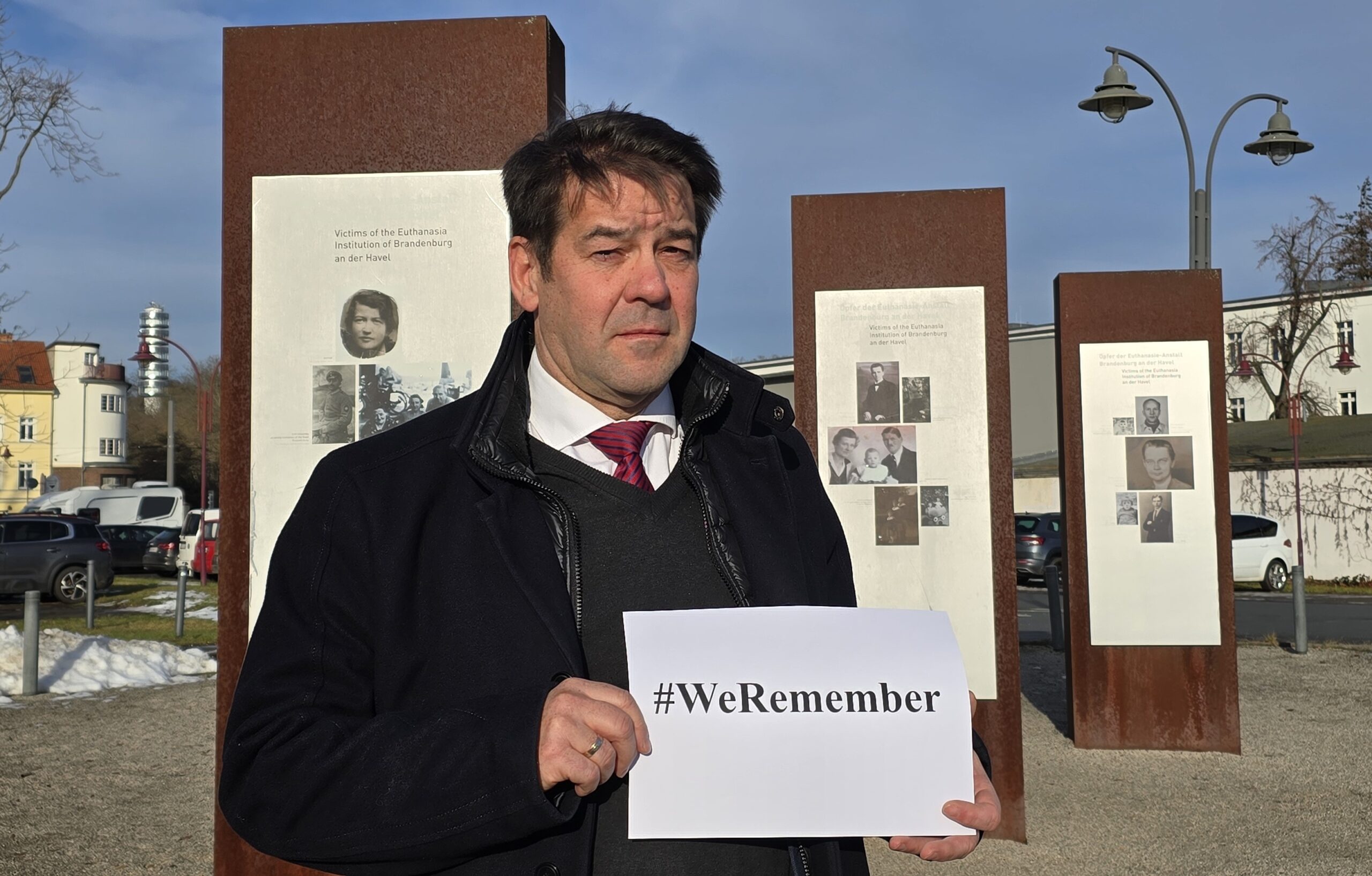 OBM_Steffen_Scheller__WeRemember___Stadt_Brandenburg_an_der_Havel__Th._Messerschmidt OBM_Steffen_Scheller__WeRemember___Stadt_Brandenburg_an_der_Havel__Th._Messerschmidt