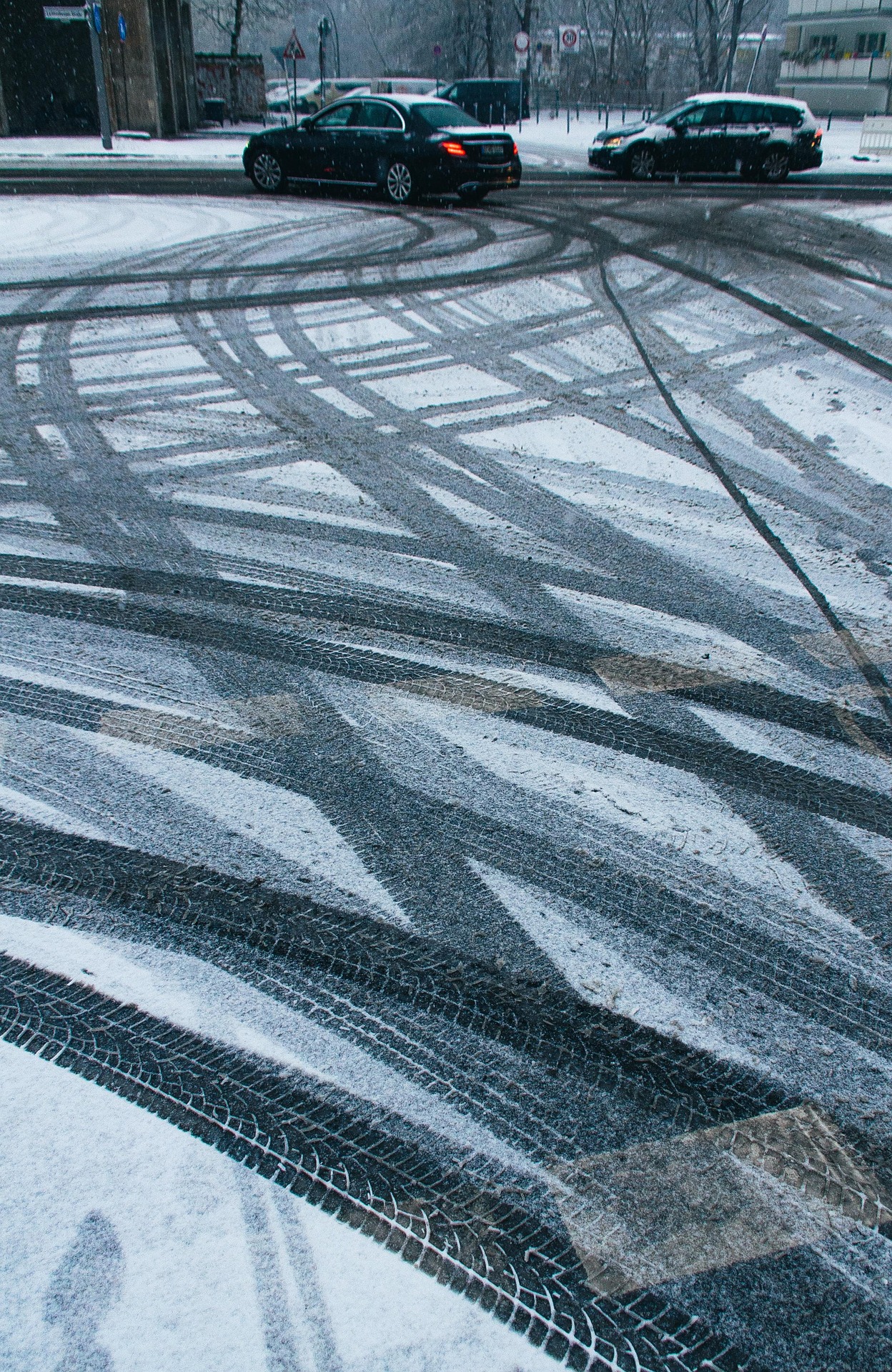 roadway-6860580_1920