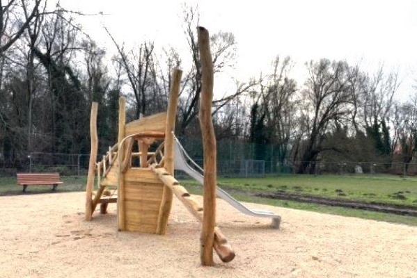 Der neue Spielplatz im Schlosspark Plaue.