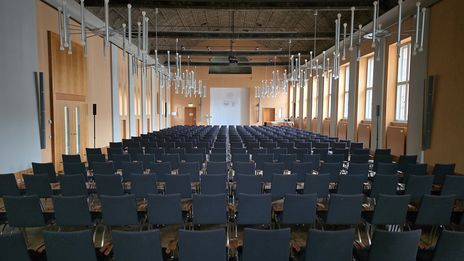 Bestuhlter_Rolandsaal1