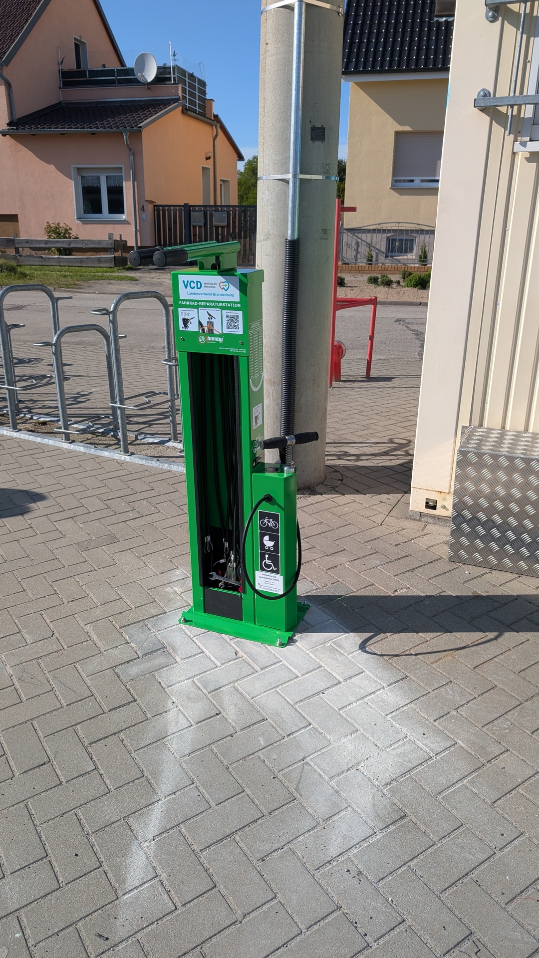 2026-04_Schmerzke_Station_freistehend