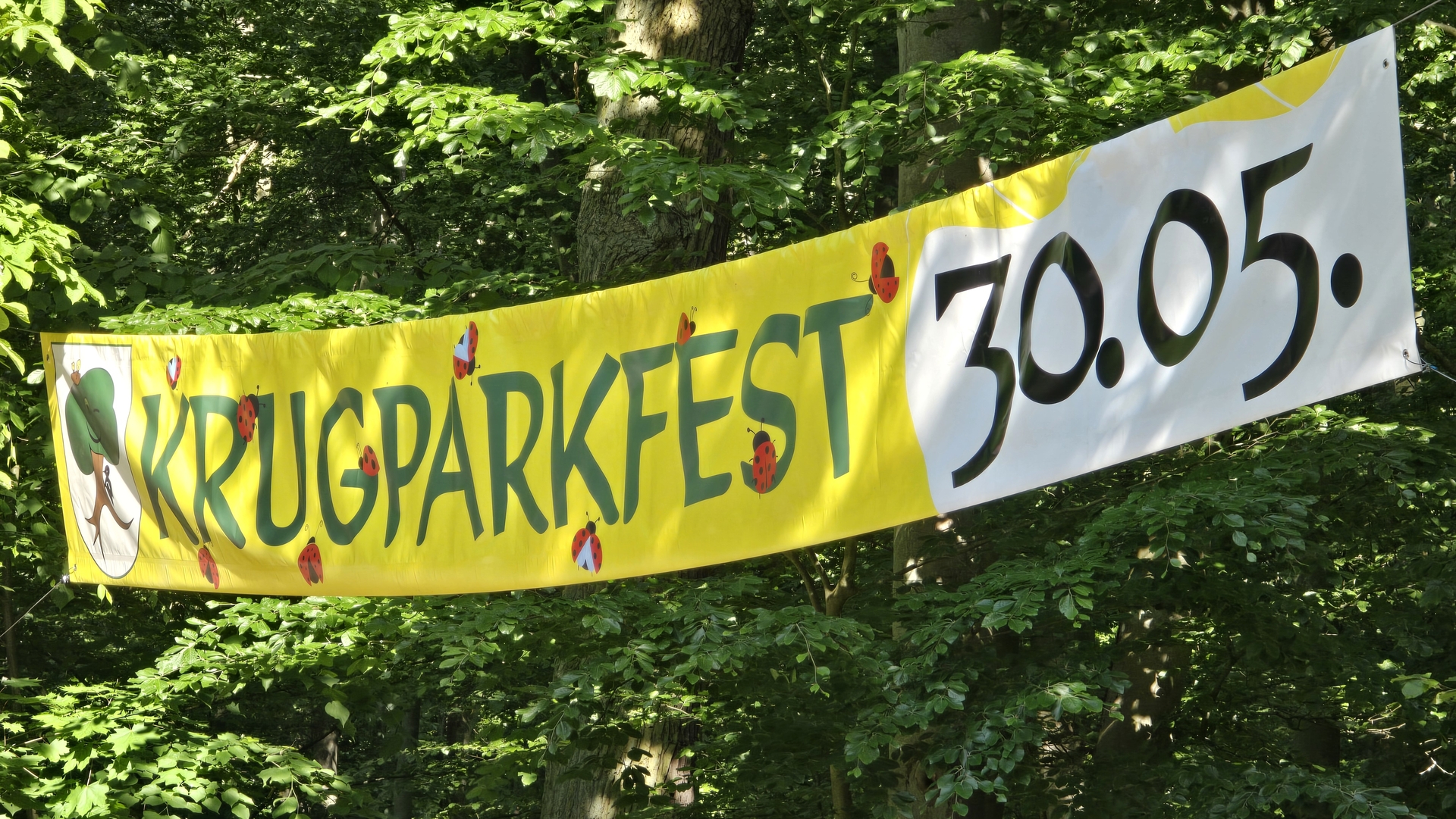 Vor Ort wird plakativ fürs Krugparkfest geworben.

© Stadt Brandenburg an der Havel / Th. Messerschmidt