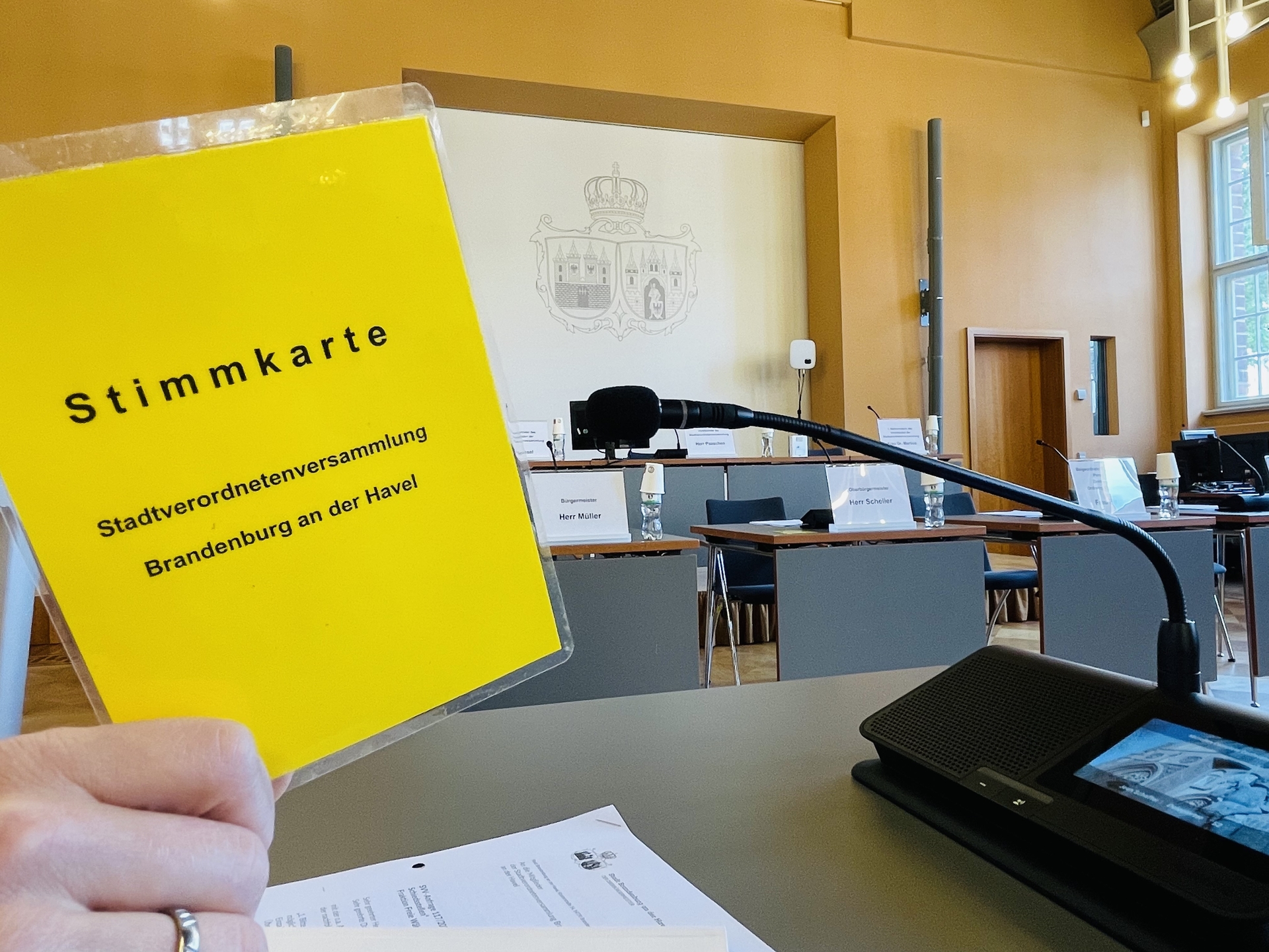 SVV_Stadtverordnetenversammlung_Kommunalpolitik_SVV-Stimmkarte_im_Rolandsaal__C_SW__7_ SVV_Stadtverordnetenversammlung_Kommunalpolitik_SVV-Stimmkarte_im_Rolandsaal__C_SW__7_