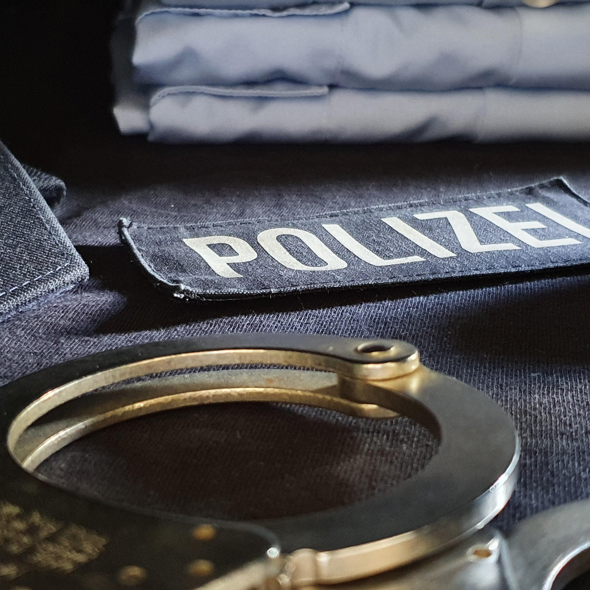 dennisweiland-police-6371309_1920 dennisweiland-police-6371309_1920